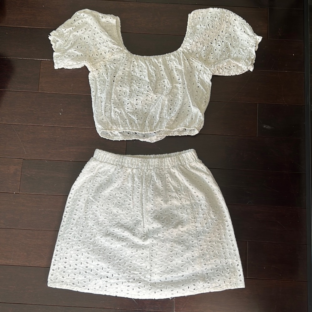 SHEIN White skirt and cropped top set. Size XS